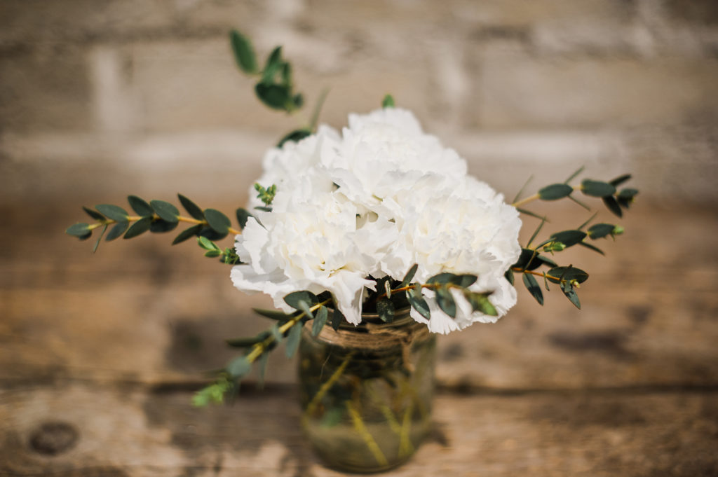 Tracy Connery Photography - Inspire Floral Boutique - Babys Breath Alternatives White Carnations Gunni Eucalyptus